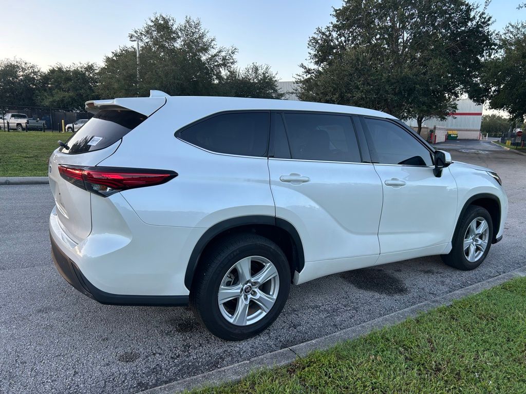 Thumbnail: 2021 Toyota Highlander - 5