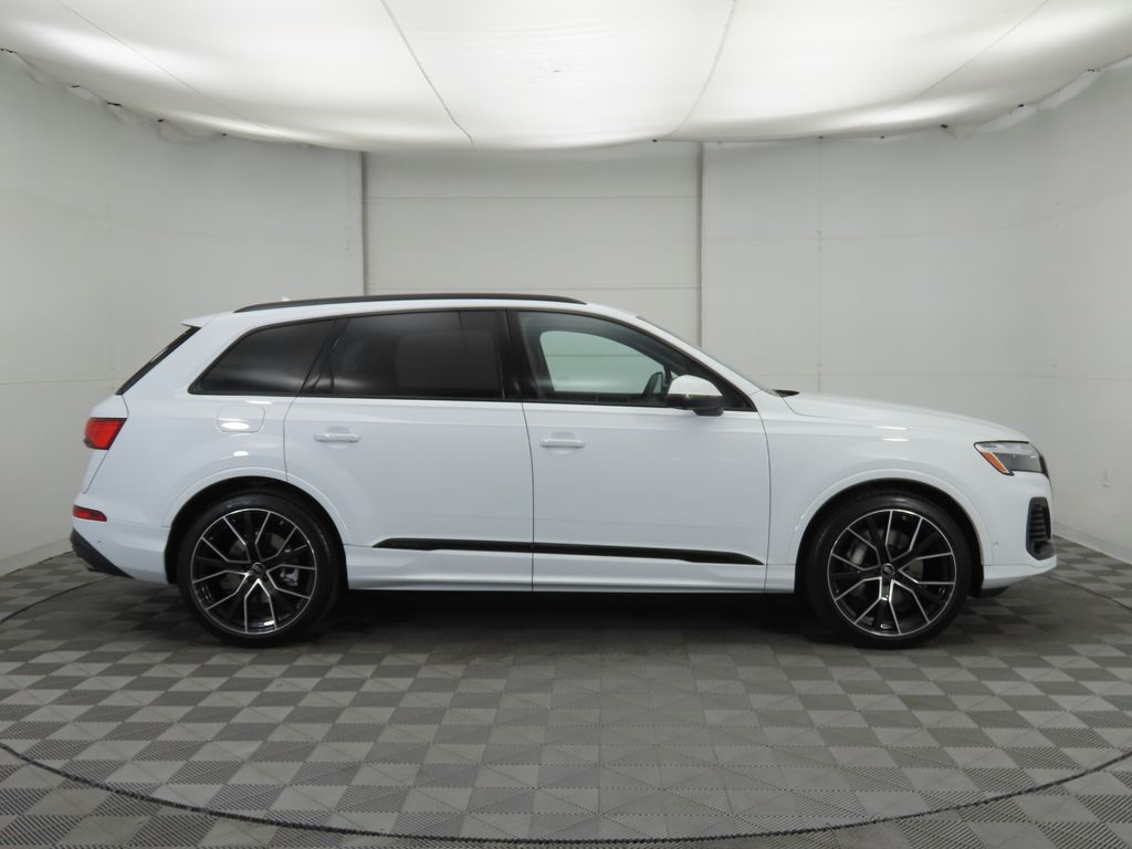 Thumbnail: 2025 Audi Q7 - 4