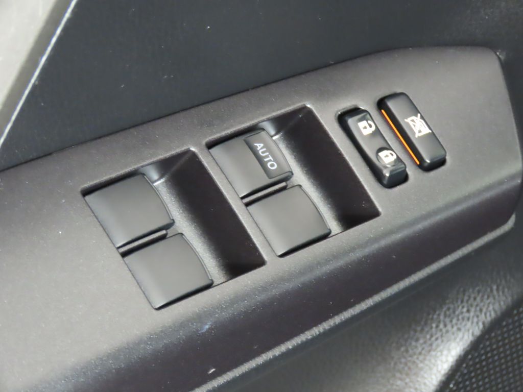 Thumbnail: 2018 Toyota RAV4 - 28
