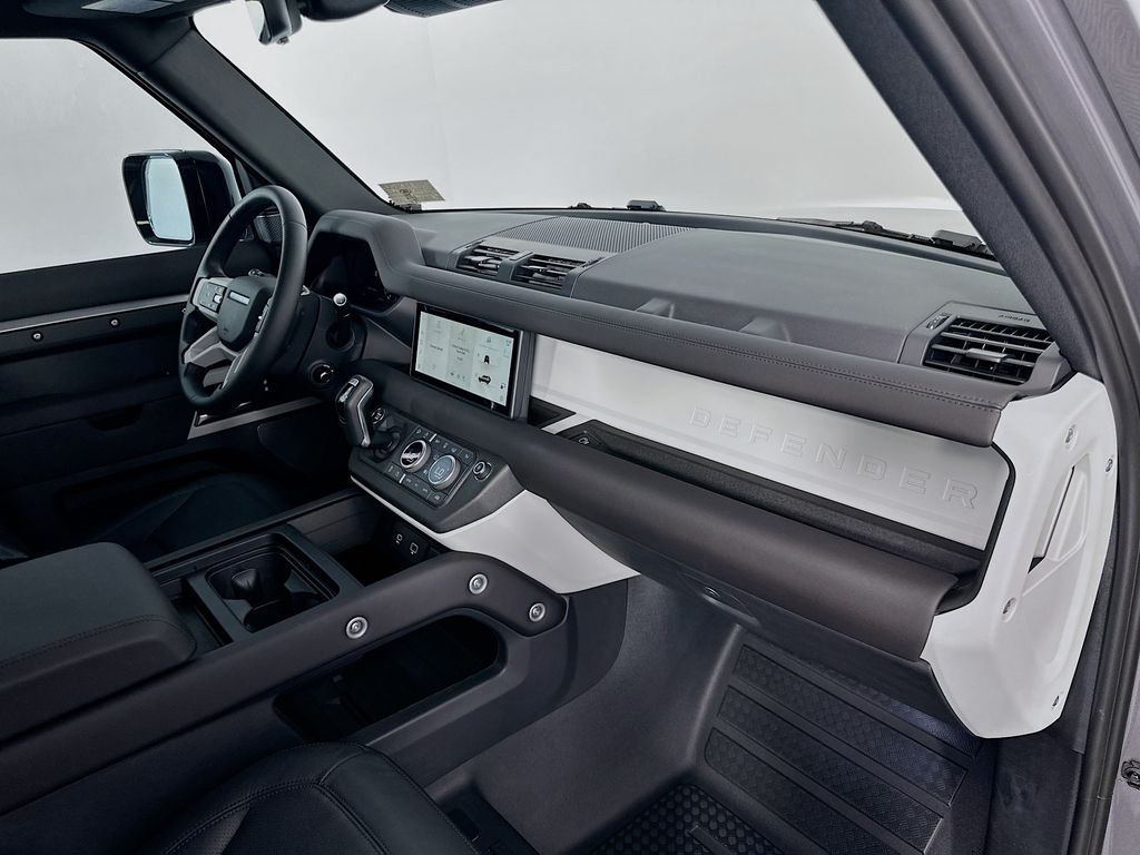 2024 Land Rover Defender 110 29