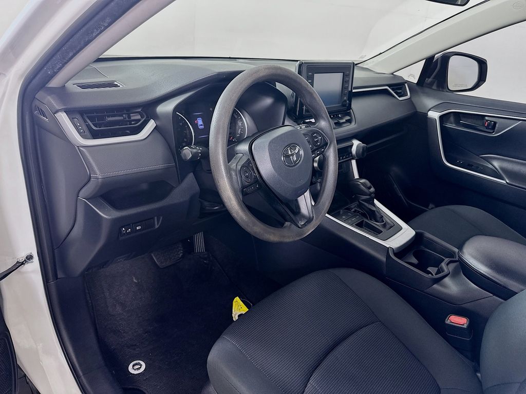 Thumbnail: 2019 Toyota RAV4 - 9