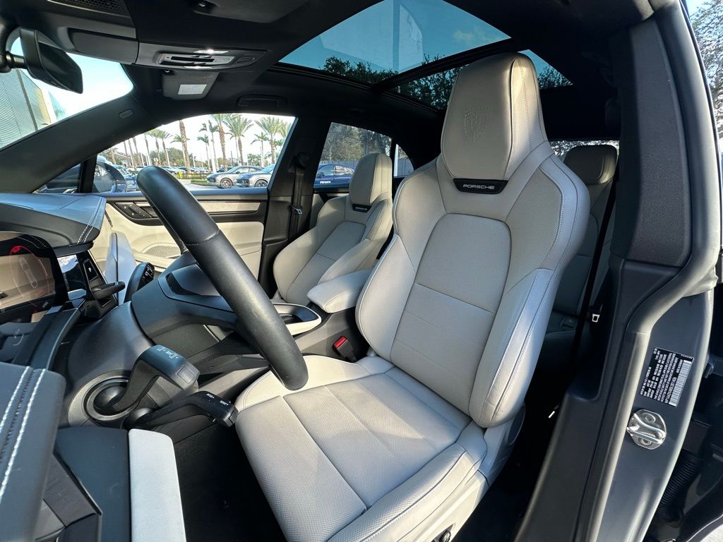 Thumbnail: 2025 Porsche Macan - 5