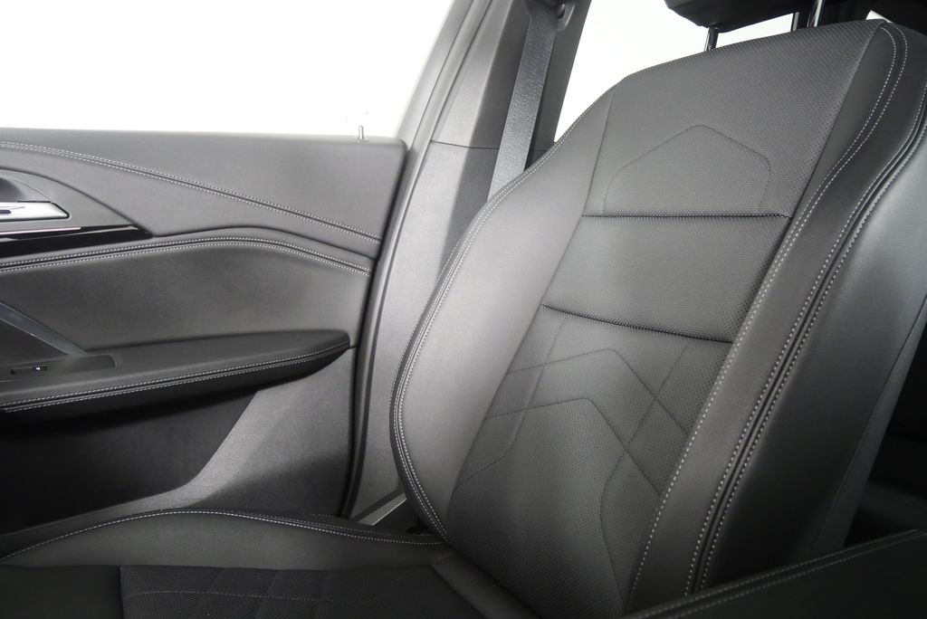 Thumbnail: 2023 BMW X1 - 24