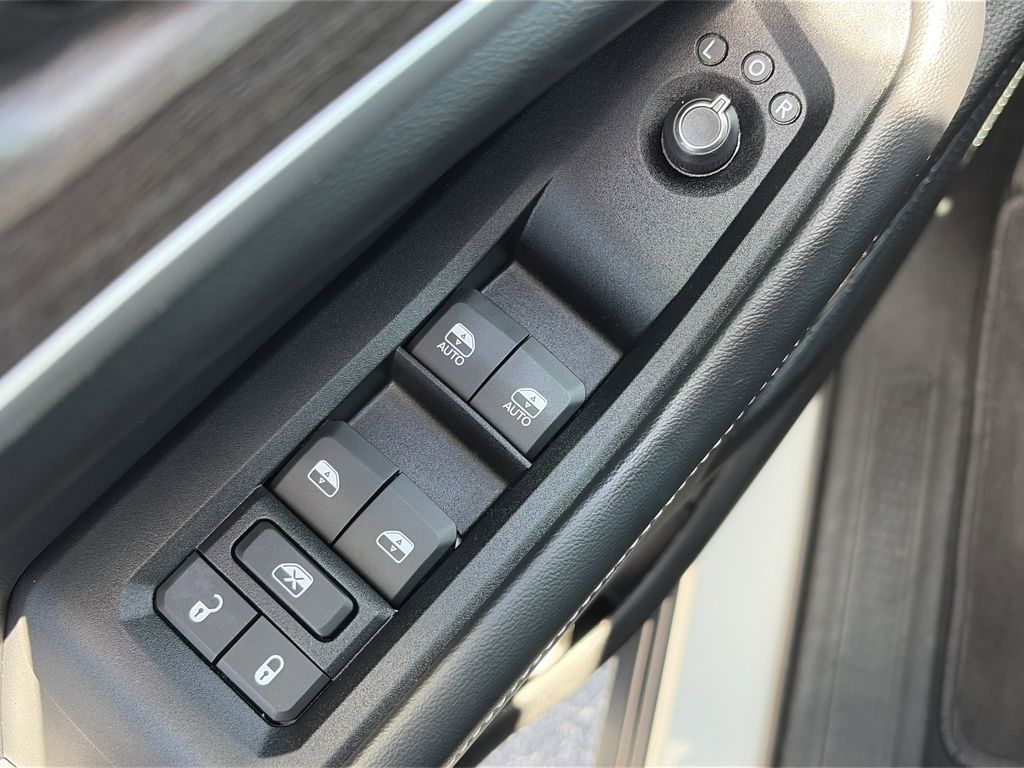 Used 2025 Jeep Grand Cherokee SUV