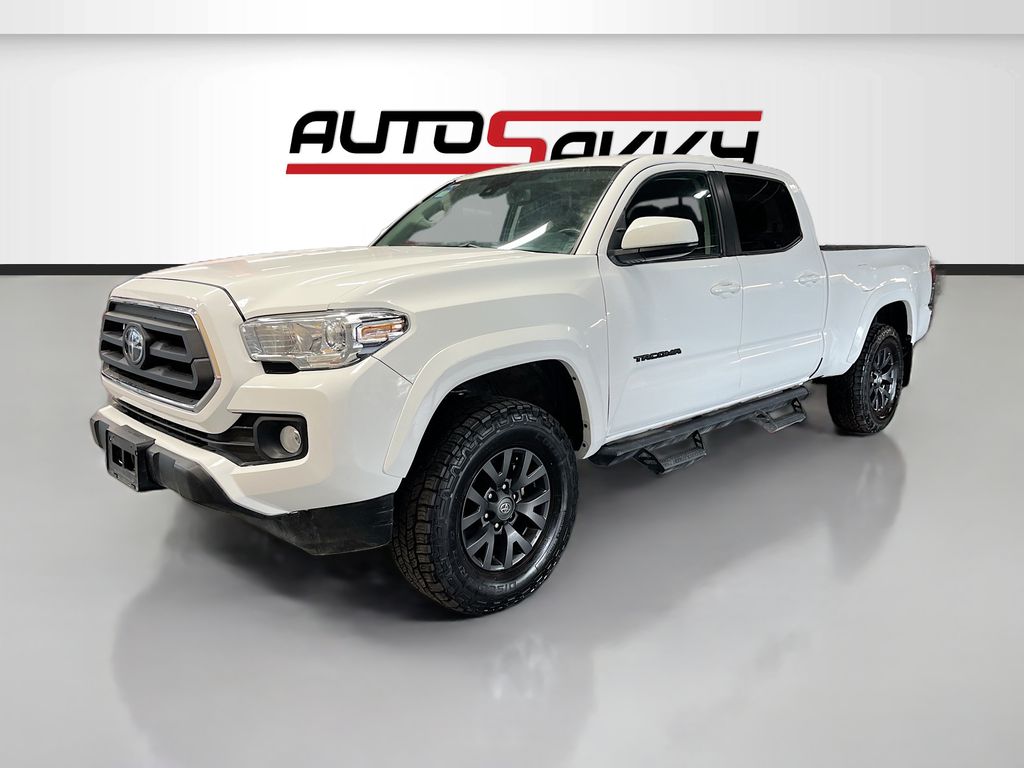 Used 2022 White Toyota SR5 image 3