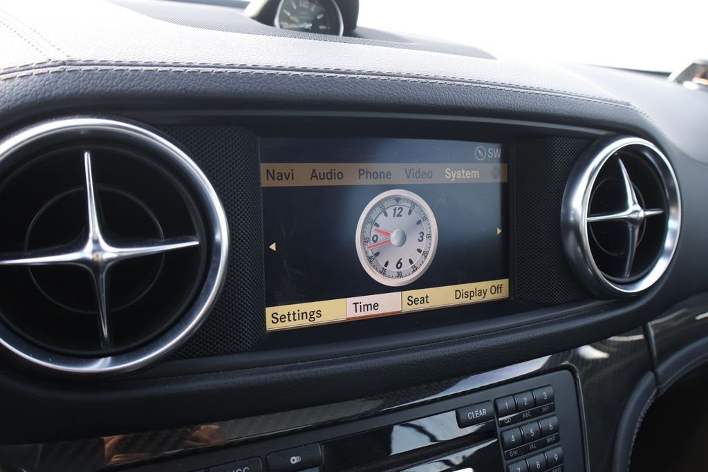 Thumbnail: 2013 Mercedes-Benz SL-Class - 24