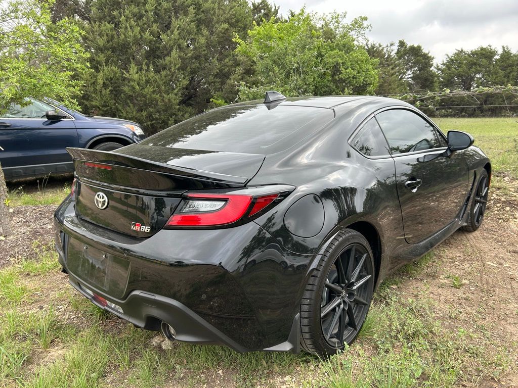 2024 Toyota GR86 Premium 3