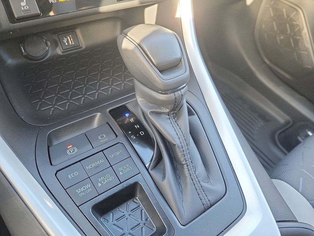 Thumbnail: 2025 Toyota RAV4 - 10