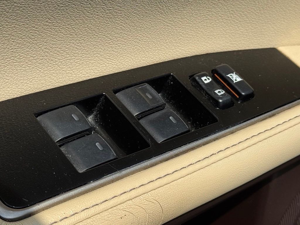 Used 2017 Lexus ES Sedan