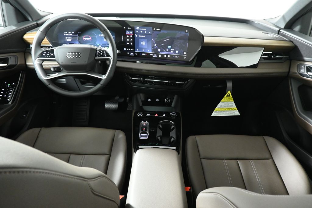 Thumbnail: 2025 Audi Q6 e-tron - 3