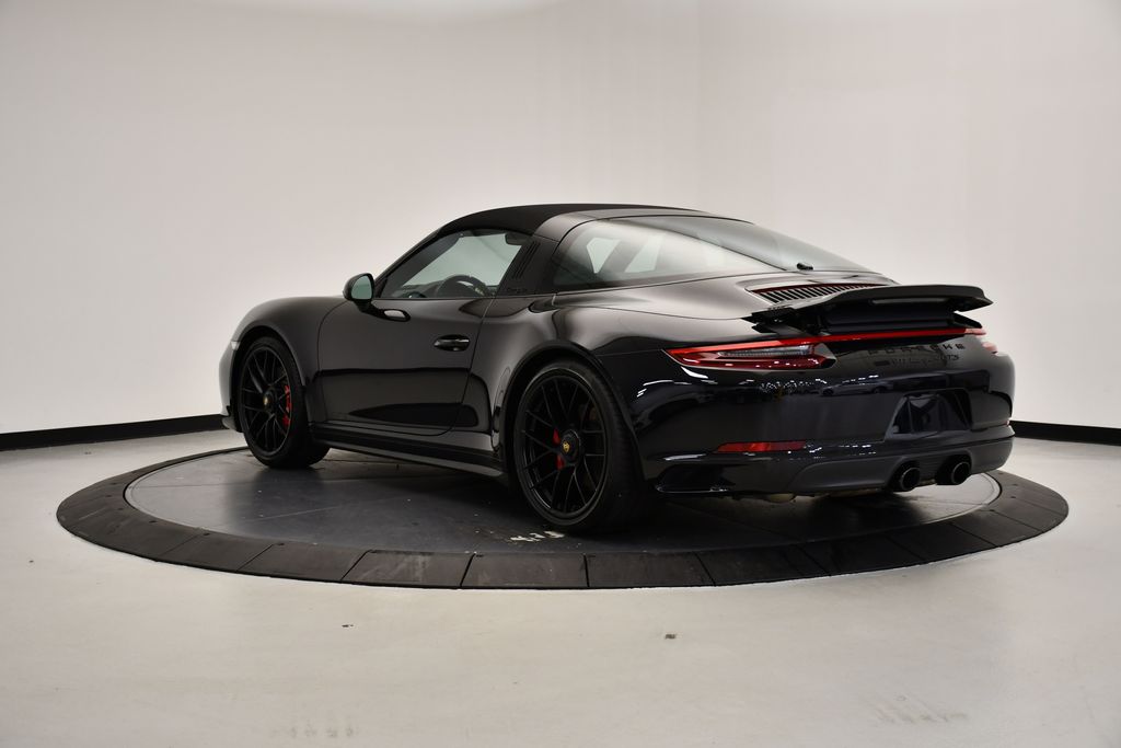 Thumbnail: 2018 Porsche 911 - 3
