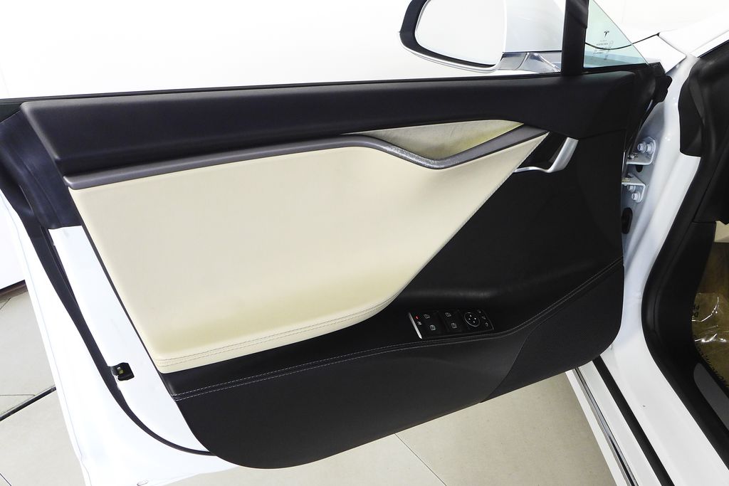 Thumbnail: 2018 Tesla Model S - 11