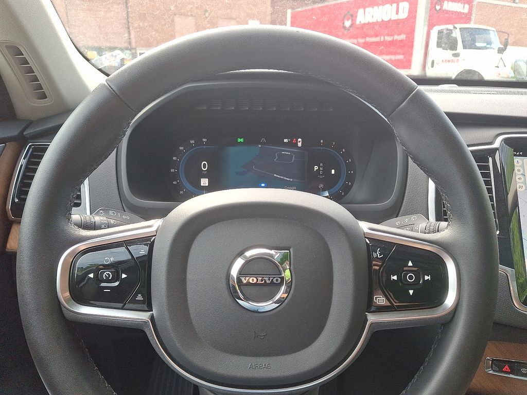 2023 Volvo XC90 B6 Plus 19
