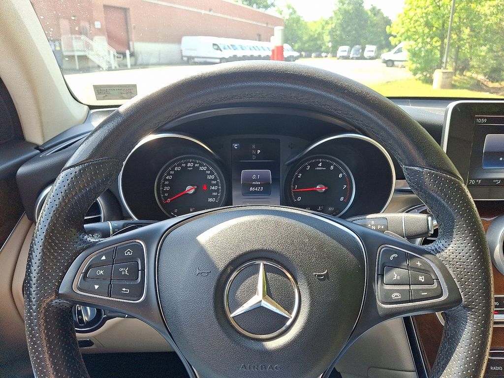 Thumbnail: 2017 Mercedes-Benz GLC - 18