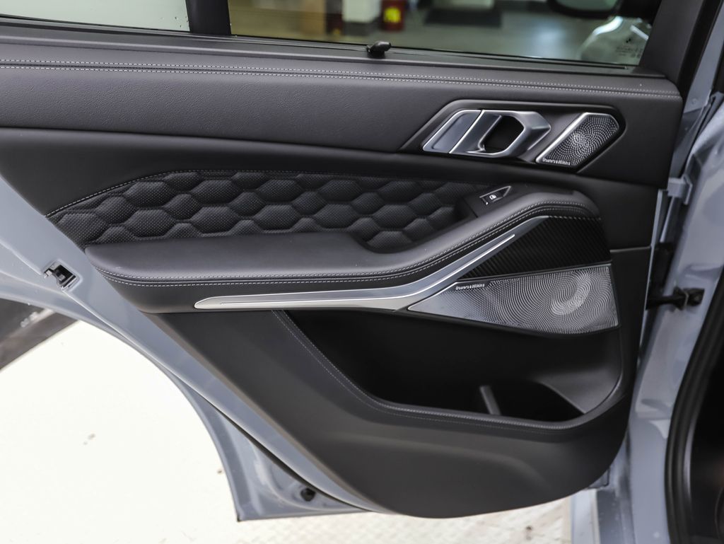 Thumbnail: 2026 BMW X5 - 21