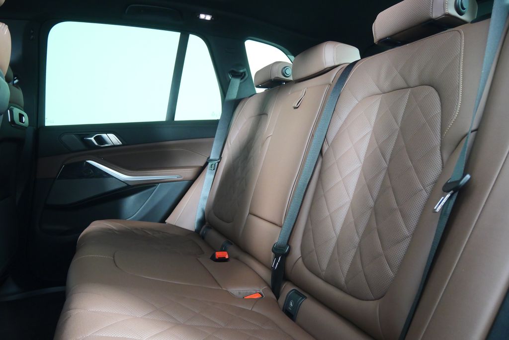 Thumbnail: 2026 BMW X5 - 16