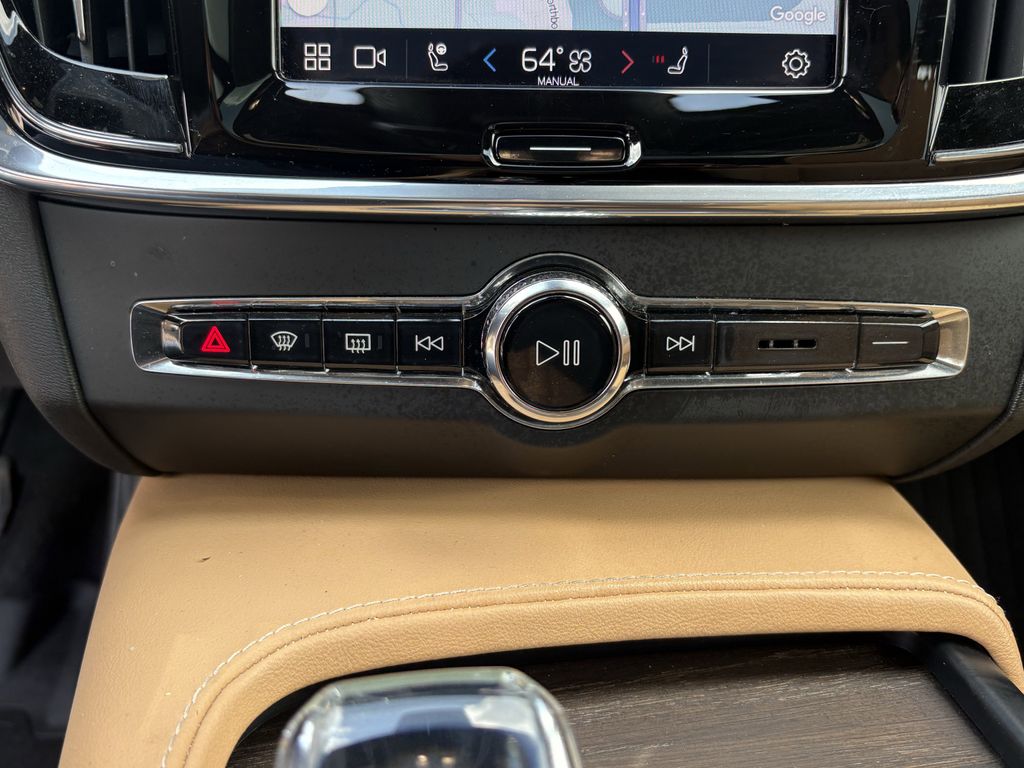 Used 2023 Denim Blue Metallic Volvo Ultimate image 21