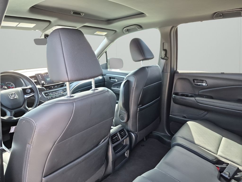 Used 2021 White Honda EX-L image 18