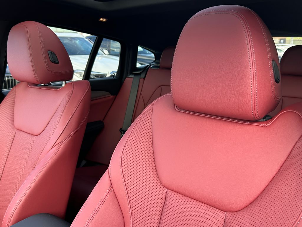 Thumbnail: 2025 BMW X4 - 14