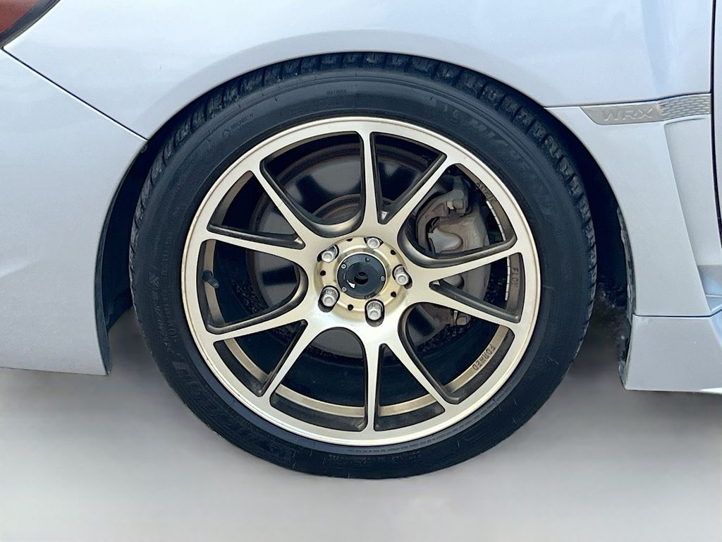 Used 2019 Silver Subaru Limited image 30