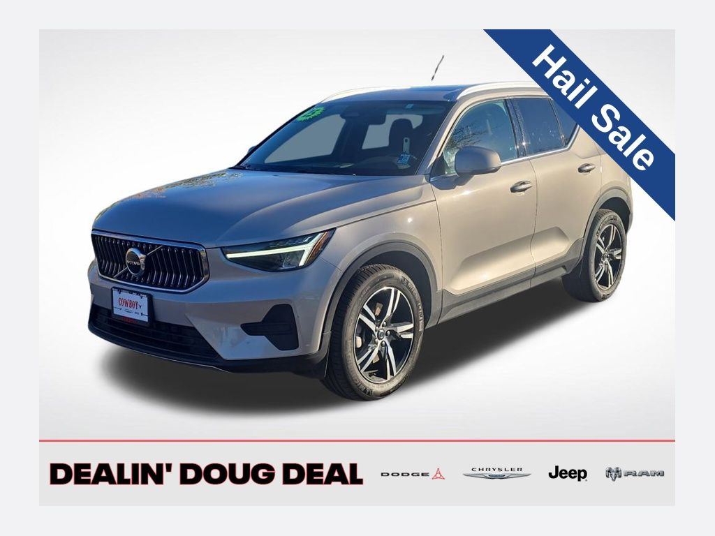 2025 Volvo XC40 B5 Core Bright Theme AWD