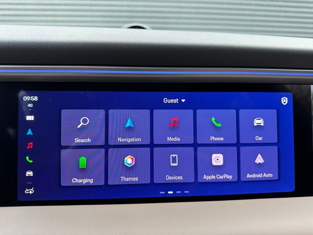 Thumbnail: 2025 Porsche Macan - 27