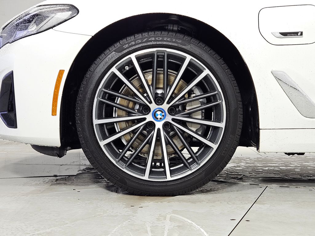 Thumbnail: 2023 BMW 5 Series - 5