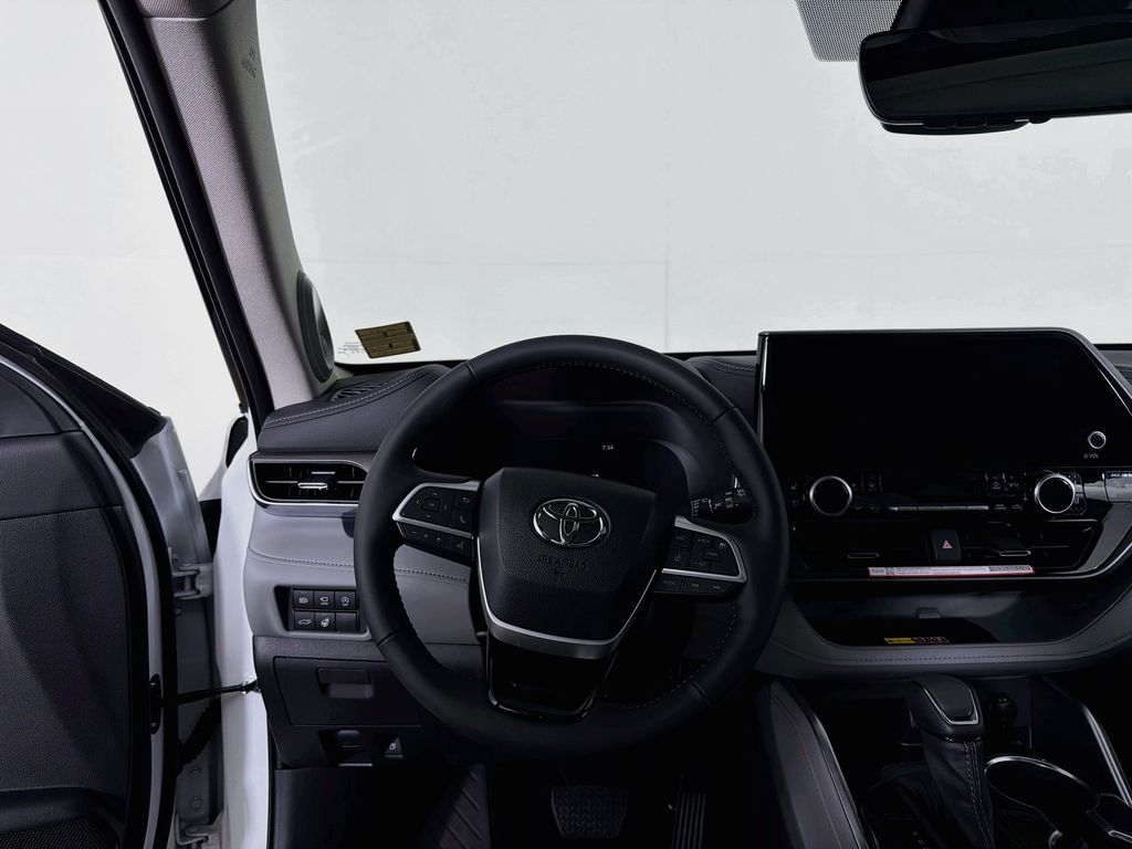 New 2026 Toyota Highlander SUV