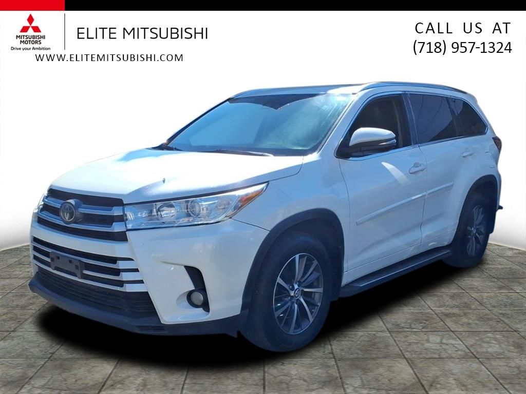 2017 Toyota Highlander XLE photo 3