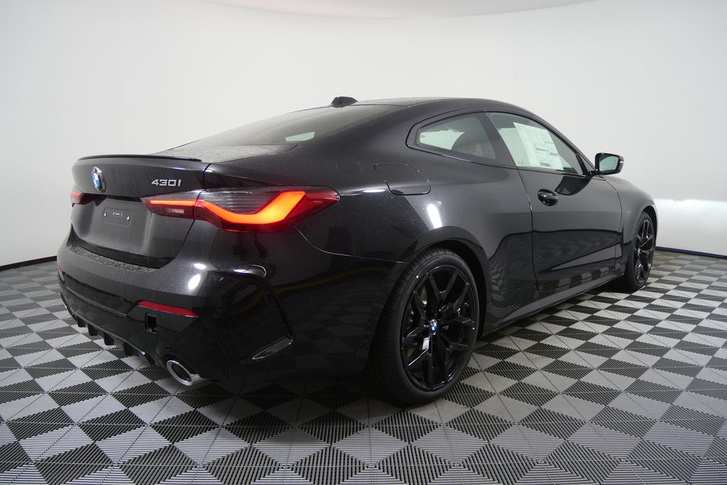 Thumbnail: 2026 BMW 4 Series - 3