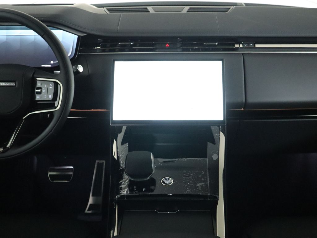 Thumbnail: 2025 Land Rover Range Rover Sport - 15