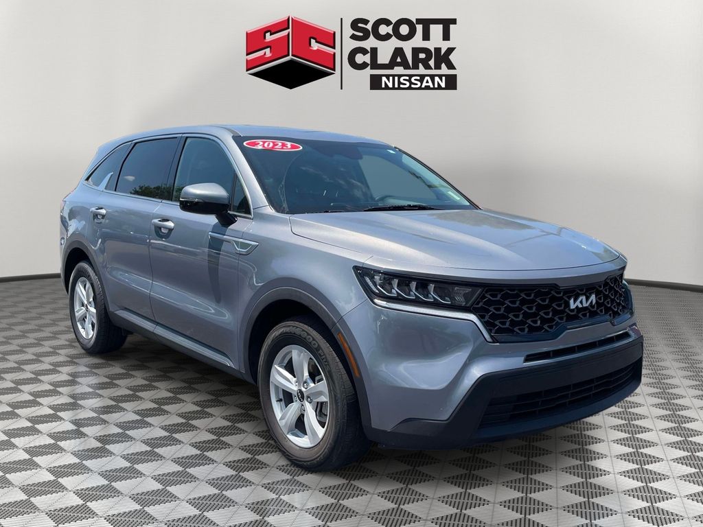 Silver 2023 Kia Sorento SUV / Crossover Front-Wheel Drive 8-Speed Automatic