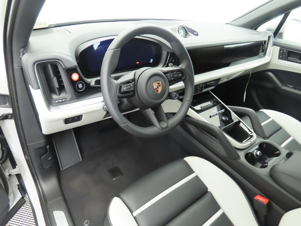 Thumbnail: 2025 Porsche Cayenne - 4