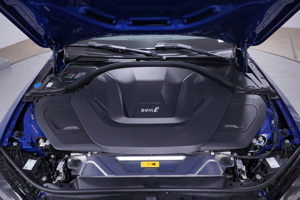 Thumbnail: 2025 BMW i4 - 14