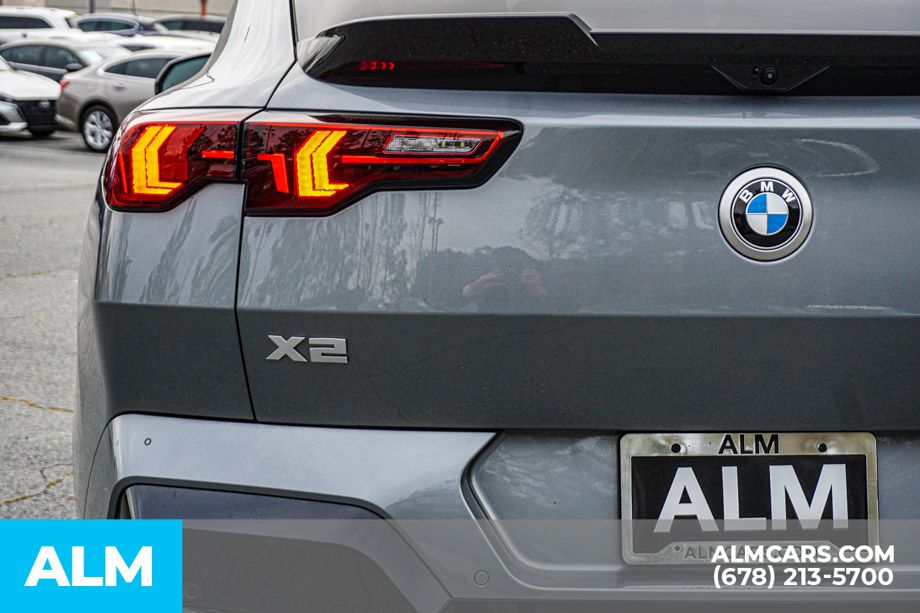 Used 2025 Gray BMW M35i image 15