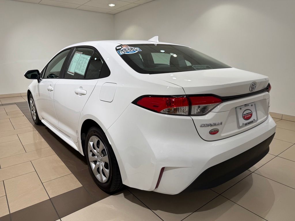 Thumbnail: 2024 Toyota Corolla - 3