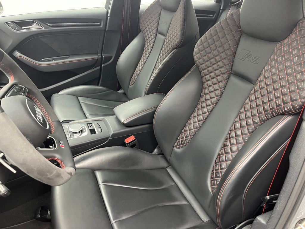 Thumbnail: 2020 Audi RS 3 - 5