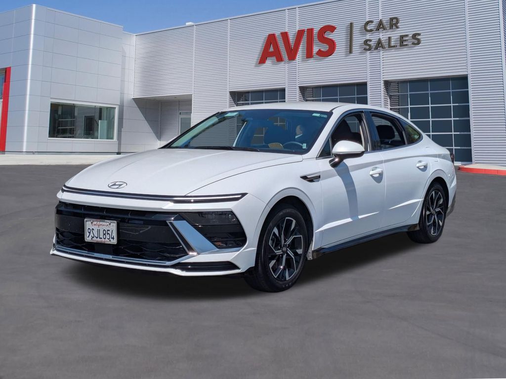 White 2025 Hyundai Sonata SEL FWD Sedan Front-Wheel Drive 8-Speed Automatic