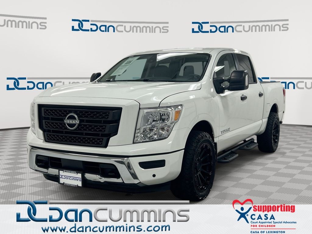 2024 Nissan Titan SV Crew Cab 4WD
