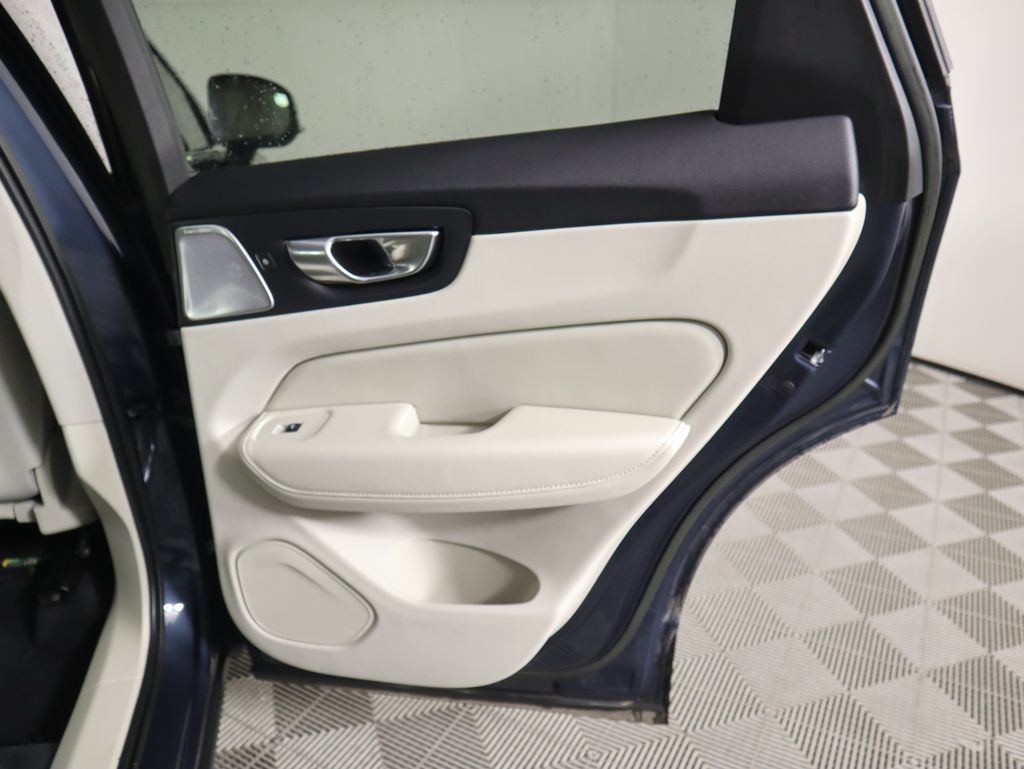 Thumbnail: 2023 Volvo XC60 - 26