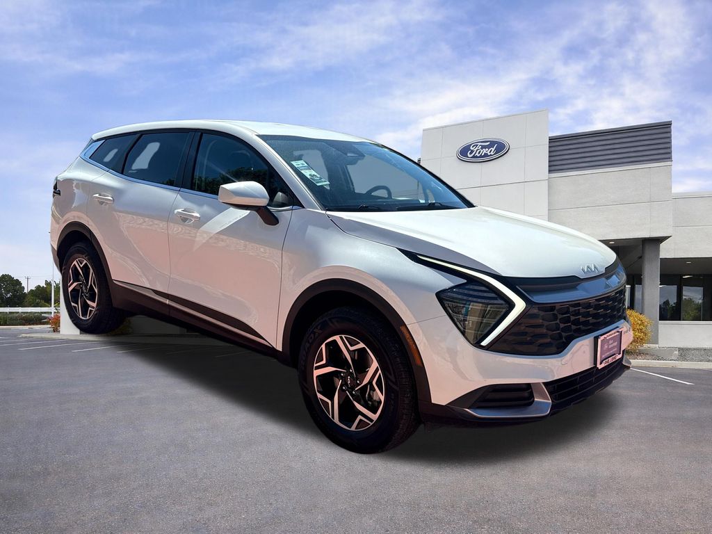  2024 Kia Sportage LX AWD   
