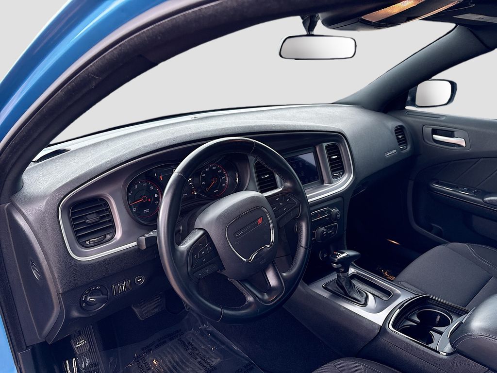 Used 2019 Blue Dodge SXT image 9