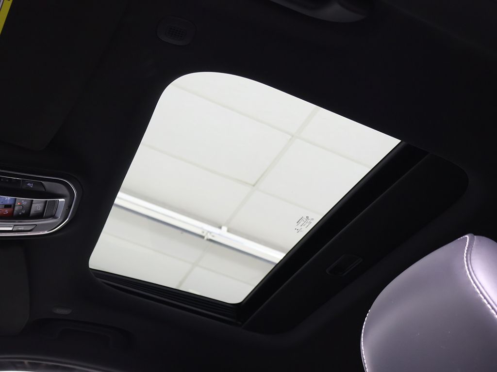 Used 2023 Gray Jeep Altitude image 21