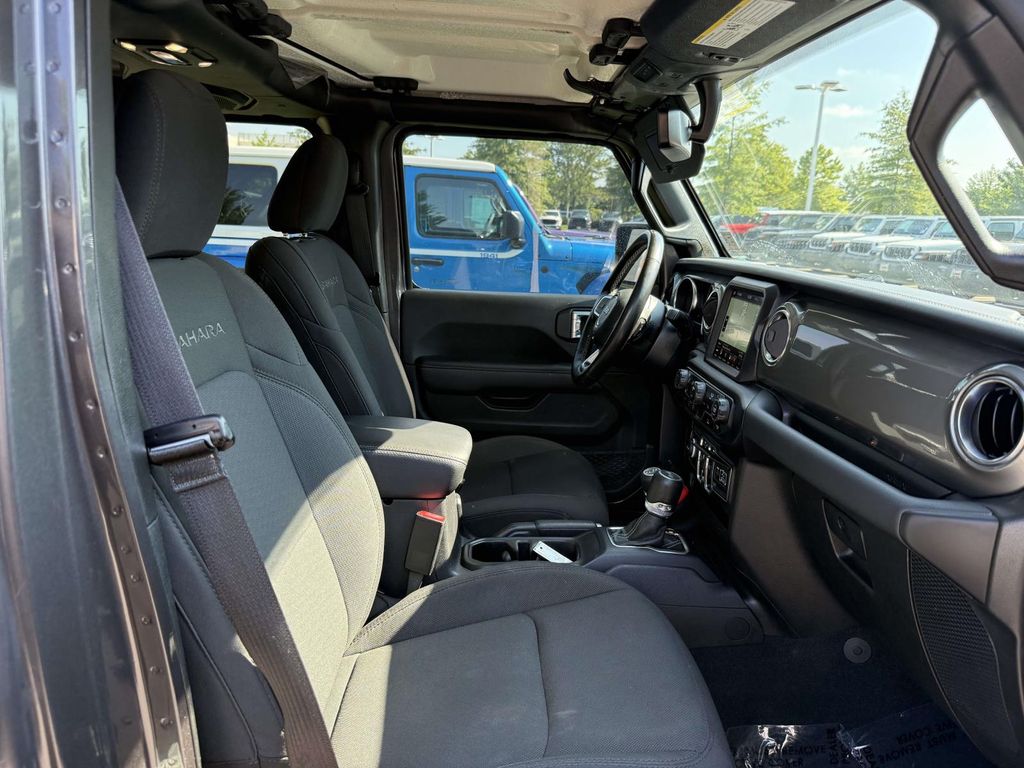 Used 2022 Gray Jeep Unlimited Sahara image 15
