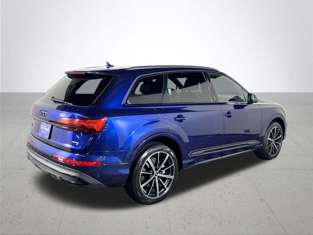 2022 Audi Q7 55 Premium Plus