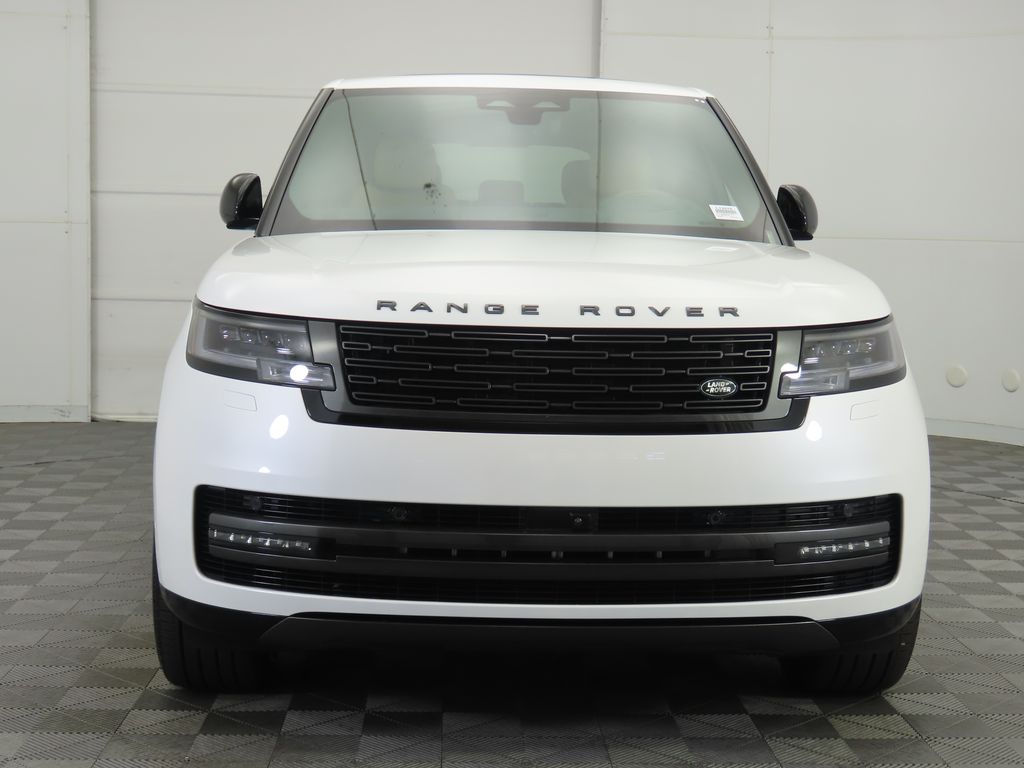 2025 Land Rover Range Rover SE 2