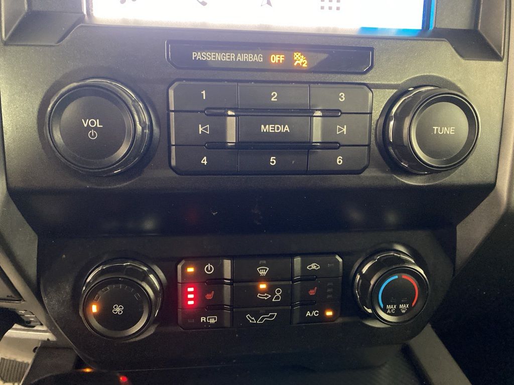 Used 2019 Black Ford XLT image 16
