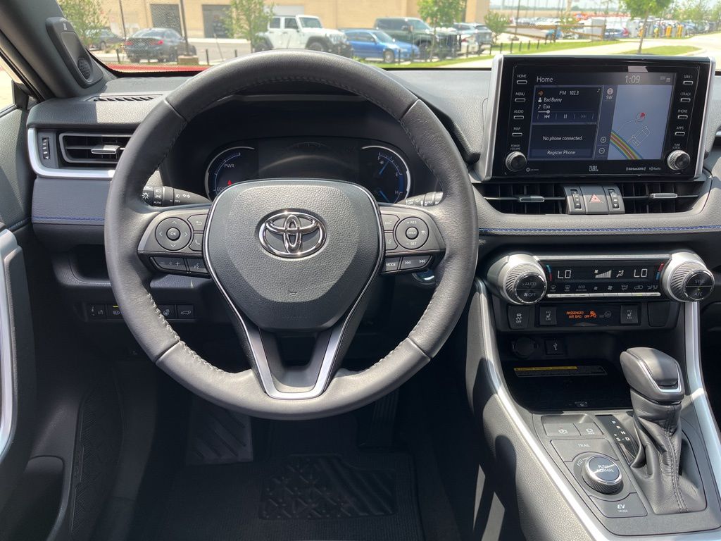 2021 Toyota RAV4 XSE 17