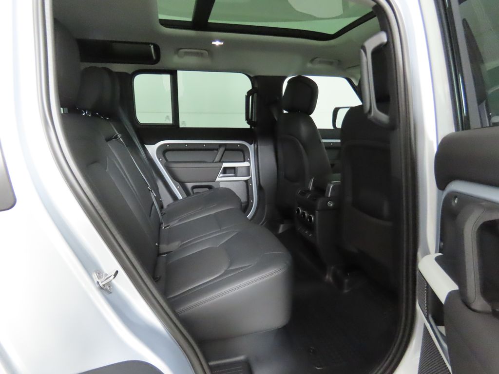 2024 Land Rover Defender 110 23
