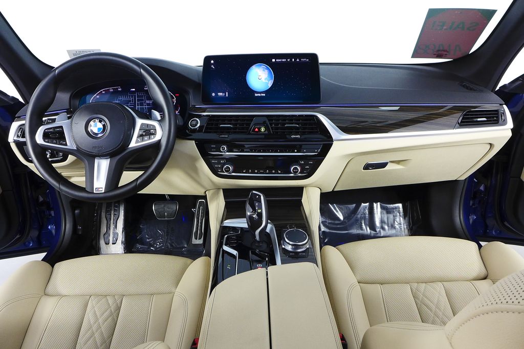 Thumbnail: 2022 BMW 5 Series - 24